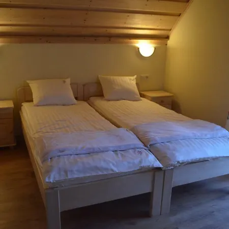 U Celinki 홈스테이 슈차브니차